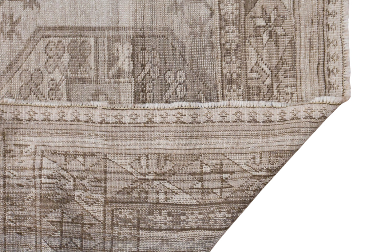 Vintage Large Rug, 205 x 330 cm / 6.7 x 11 feet