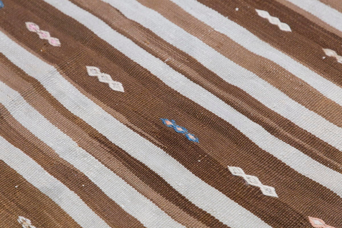 Neutral Kilim 4'10" x 5'4" feet 147 x 163 cm