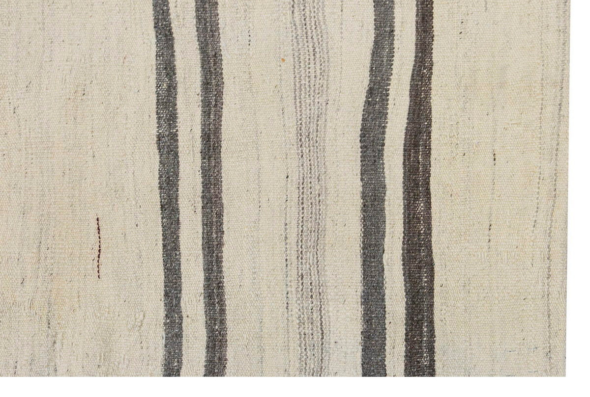 Neutral Kilim 4'6" x 5'9" feet 138 x 175 cm