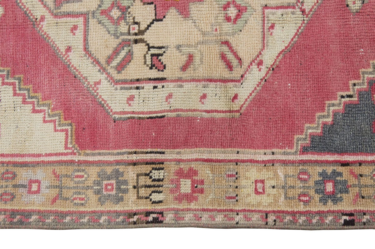 Vintage Rug 2'6" x 4'3" feet 77 x 130 cm