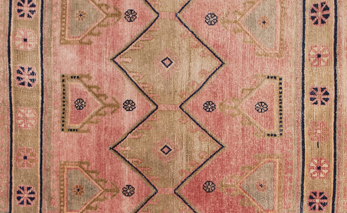 Vintage Rug 3'11" x 7'5 feet 120 x 225 cm