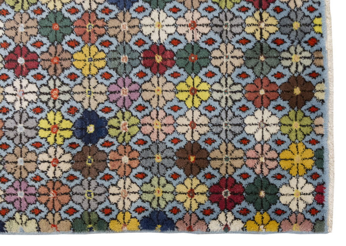 Vintage Rug 3'6" x 6'9" feet 107 x 205 cm