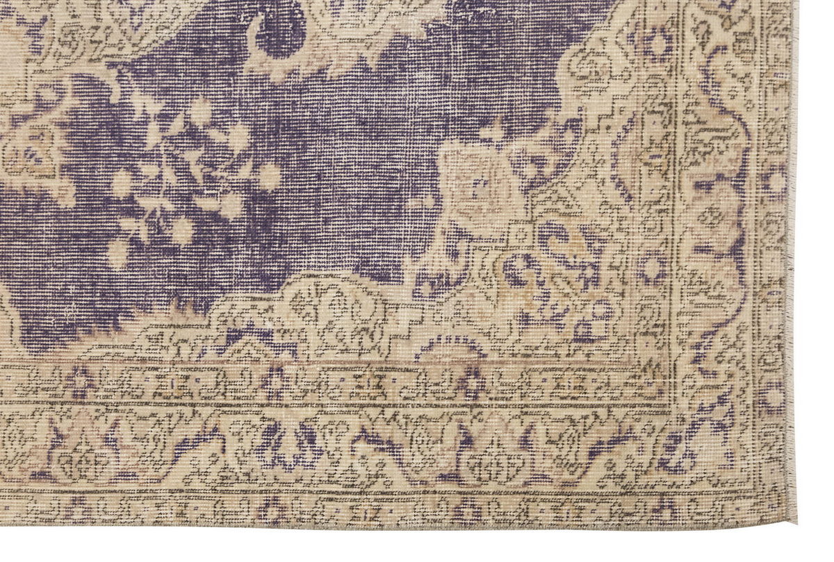 Vintage Rug 3'9" x 6'6" feet 115 x 198 cm