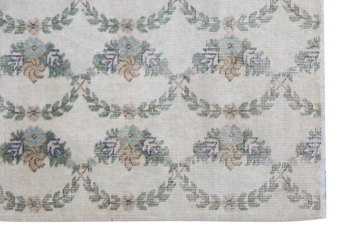 Vintage Rug 4'1" x 7'2" feet 125 x 218 cm