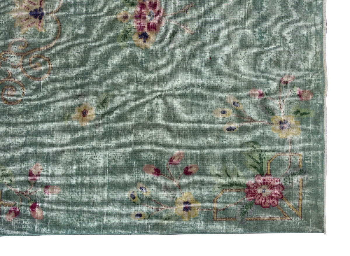 Vintage Rug 5'7" x 9" feet 170 x 275 cm