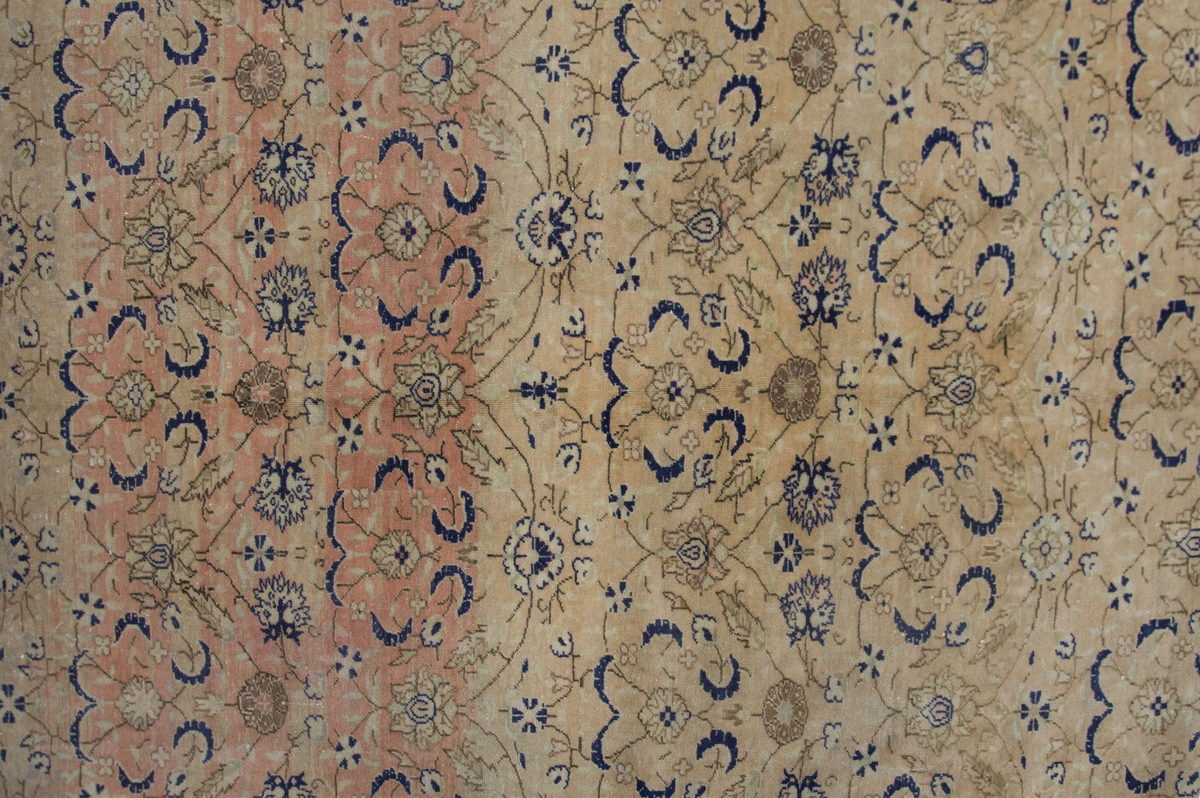 Vintage Rug 5'9" x 9" feet 175 x 273 cm