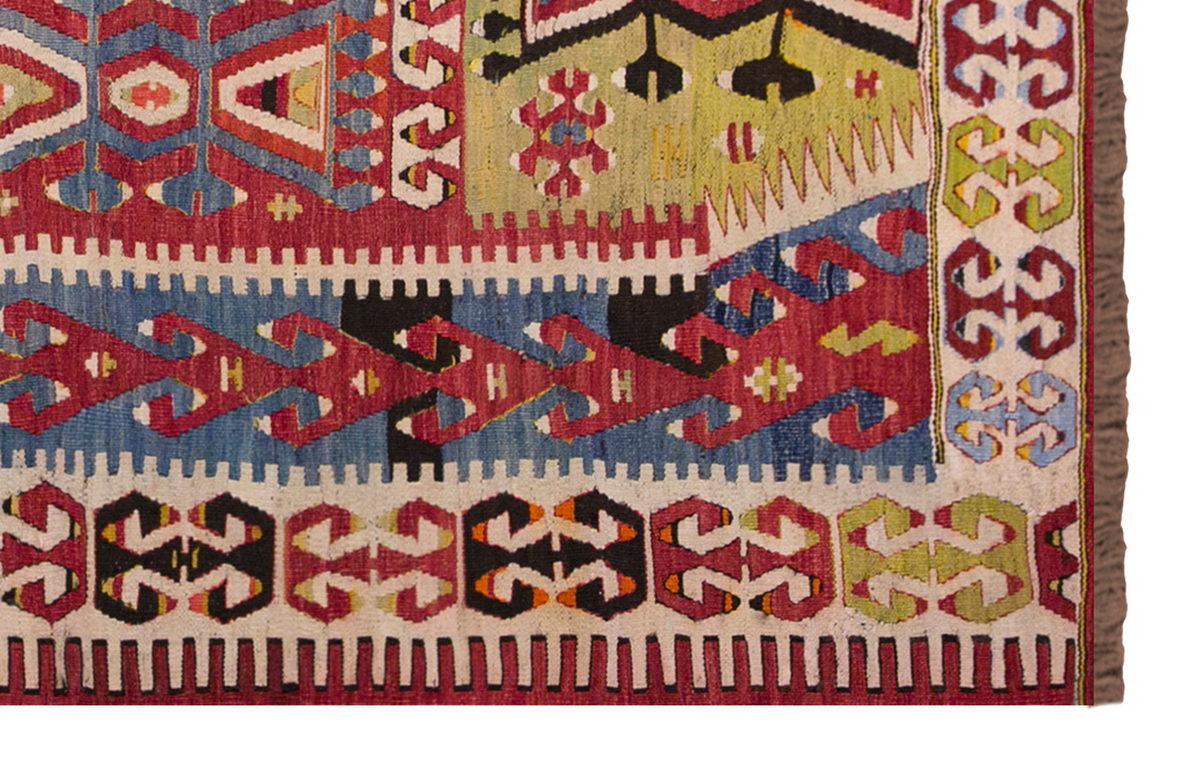 Antique Turkish Rug, 147 x 192 cm 4.9 x 6.3 ft