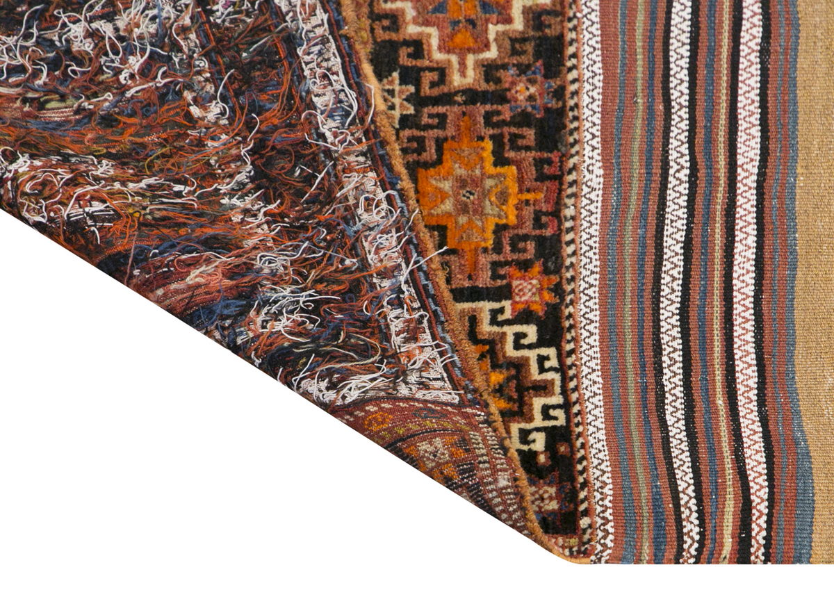 Bahtiyari Runner, 107 x 343 cm / 3'6 x 11'3 feet