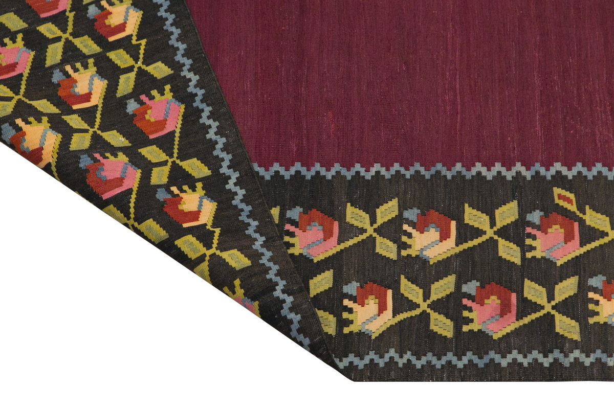 Caucasian Karabağ Kilim, 127 x 215 cm / 4'2 x 7 feet