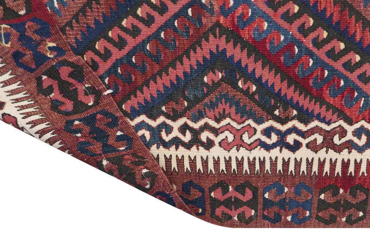 Fethiye Kilim, 180 x 275 cm / 6 x 9 feet