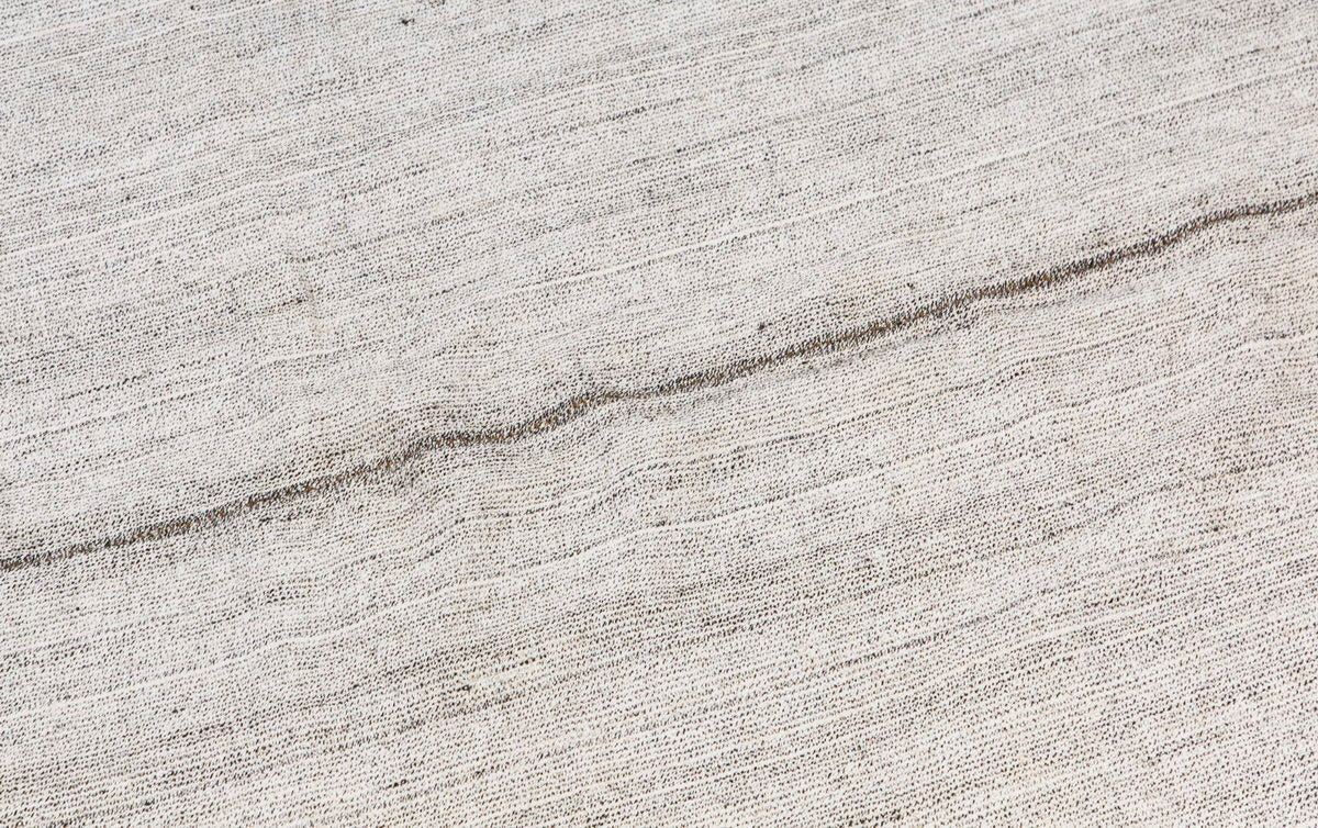 Neutral Turkish Kilim Rug – 7'1" x 8'10" (215 x 270 cm)