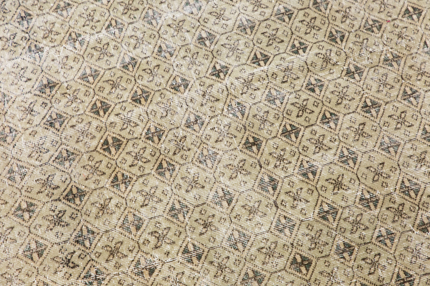 Oversized Oushak Rug 200 x 295 cm (6.6 x 9.7 ft)