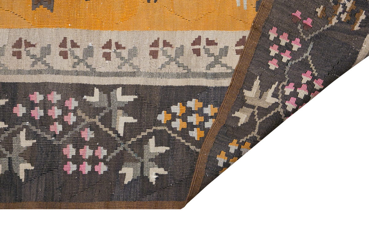 Turkish Bardız Kilim, 220 x 368 cm / 7'3 x 12 feet