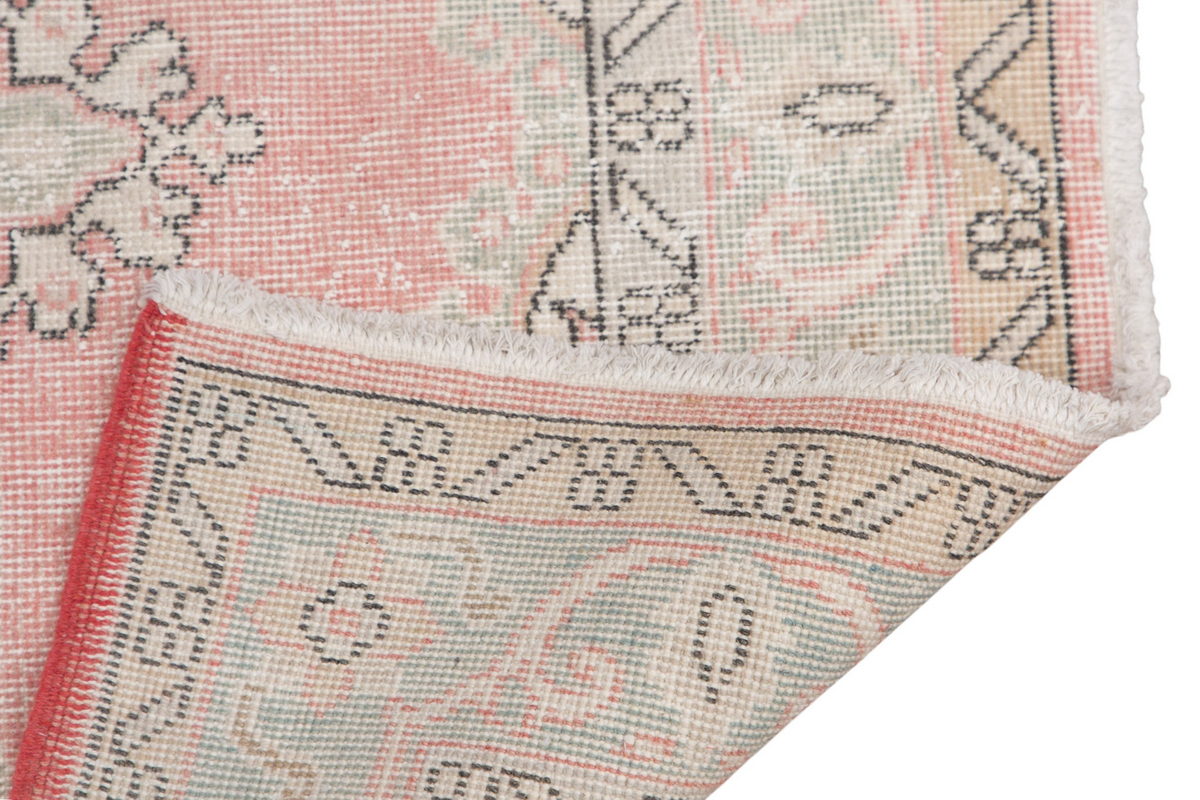 Turkish Rug, Vintage Rug 4'4 x 6'8 feet / 123 x 204 cm