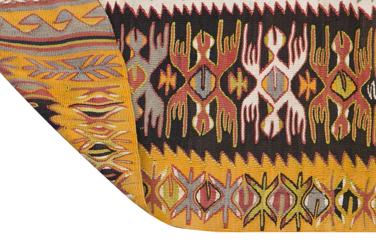 Vintage Kilim Rug, 4'6" x 5'5" feet 136 x 164 cm