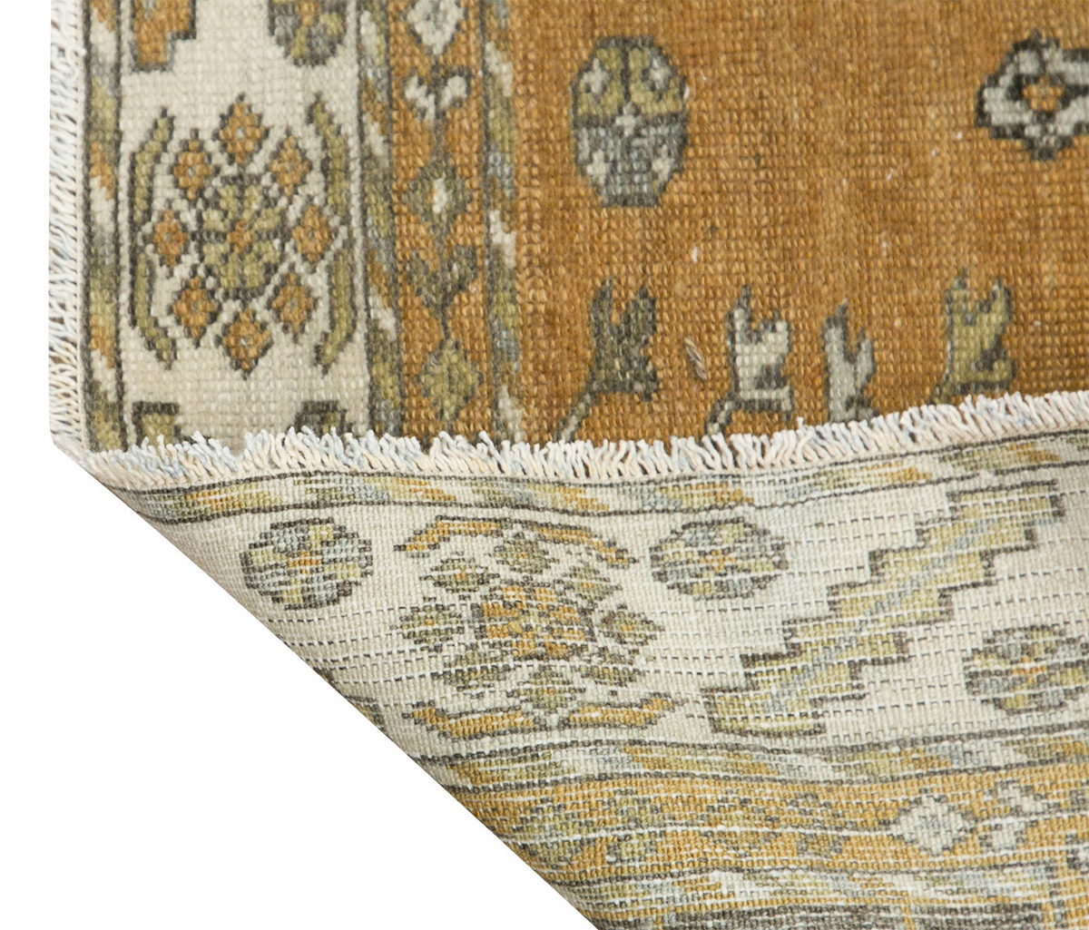 Vintage Rug, 3'9 x 5'5 feet / 116 x 165 cm