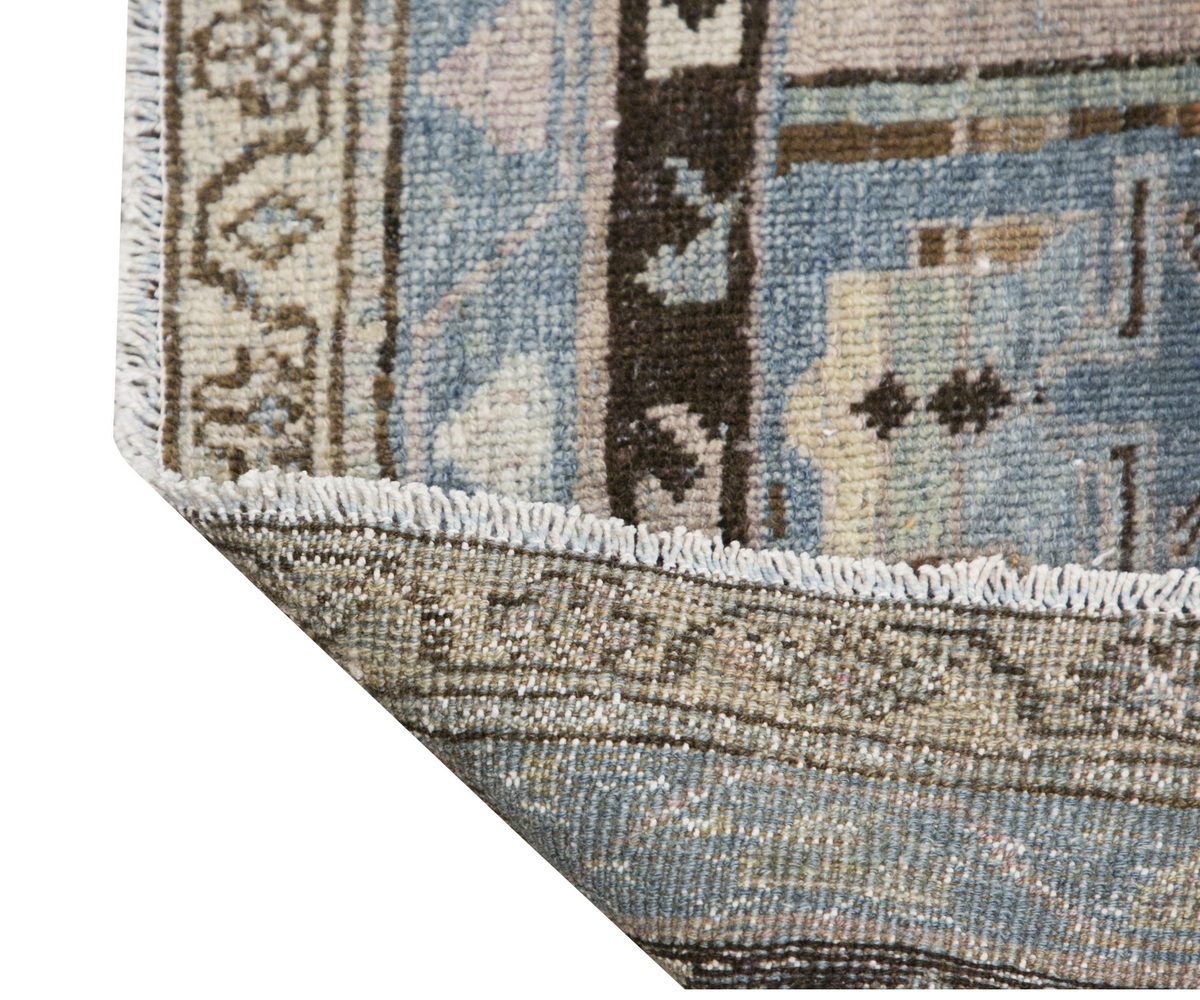 Vintage Rug, 4'6 x 6'4 feet, 136 x 192 cm Rug