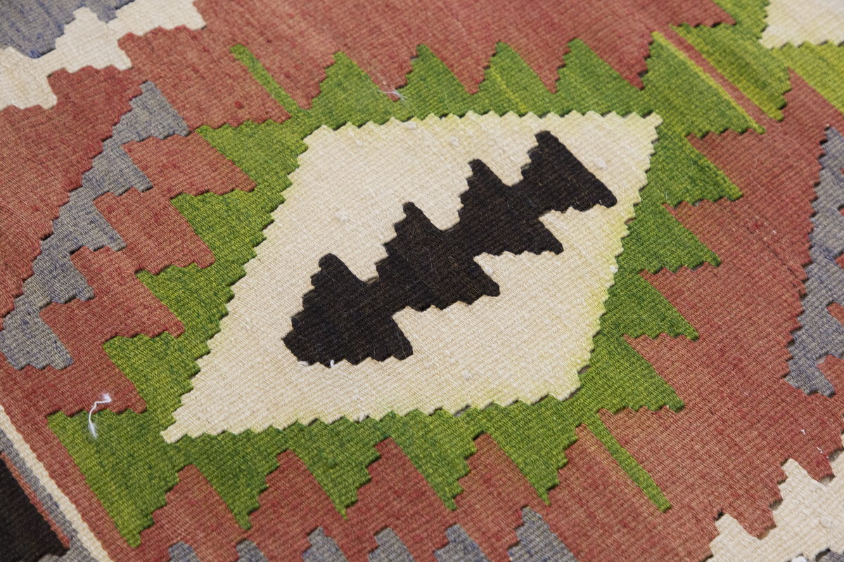 Vintage Turkish Kilim Rug, 2.8 x 3.8 ft, 83 x 112 cm