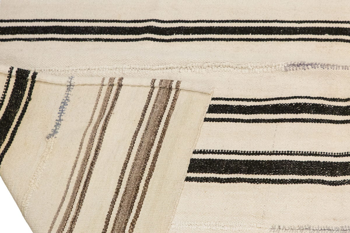 Vintage Turkish Kilim Rug, 150 x 260 cm / 4.9 x 8.5 ft