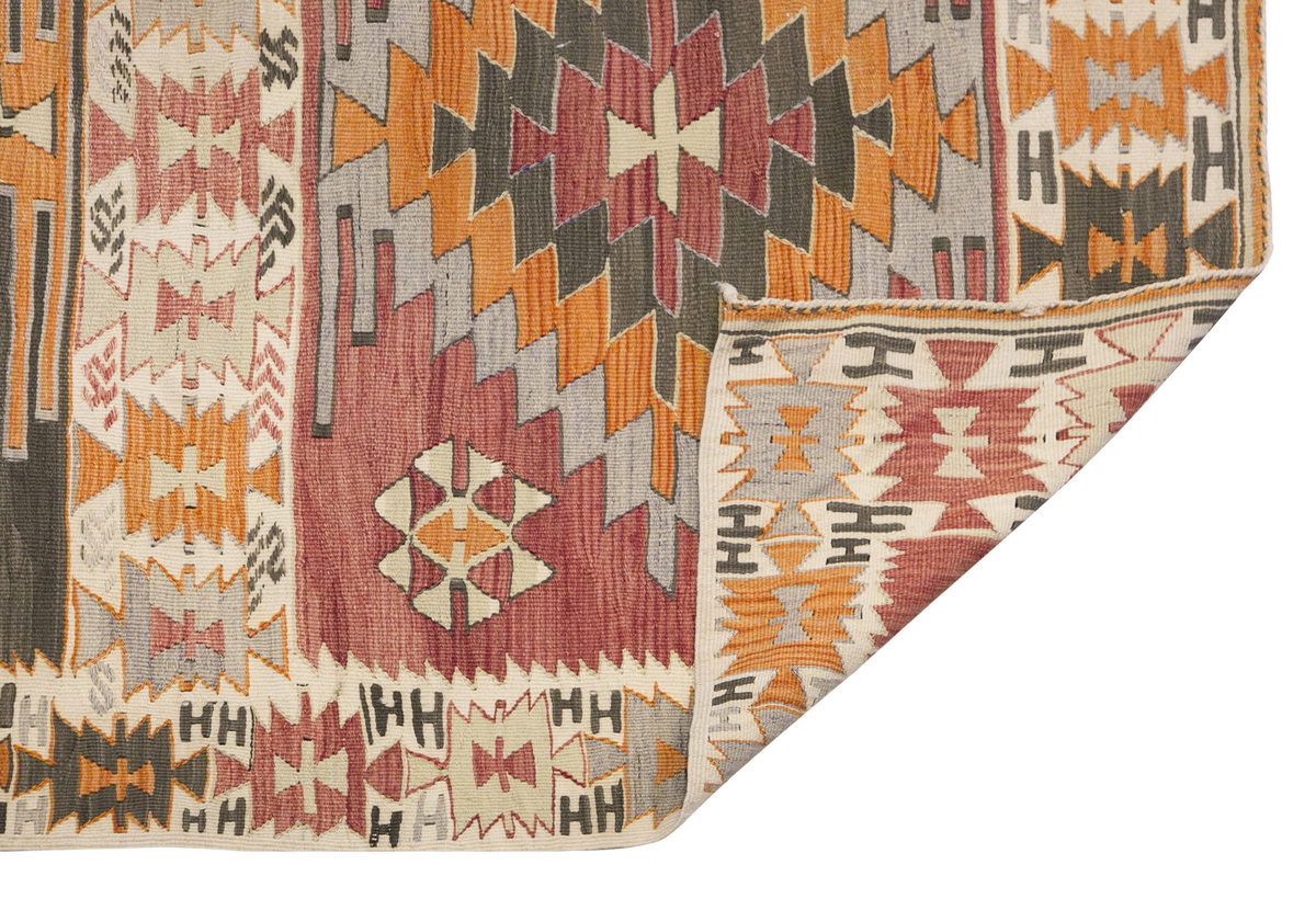 Vintage Turkish Rug, 119 x 168 cm, 3.10 x 5.6 ft