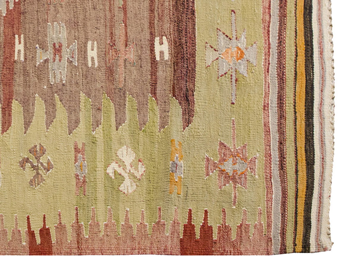 Vintage Turkish Rug, 128 x 177 cm, 4.2 x 5.9 ft