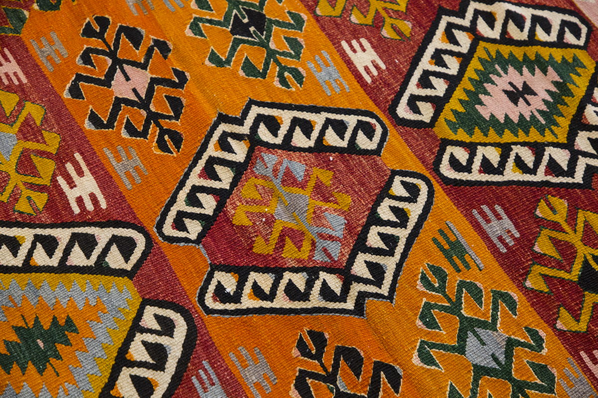 Vintage Turkish Rug, 148 x 104 cm, 4.10 x 3.4 ft