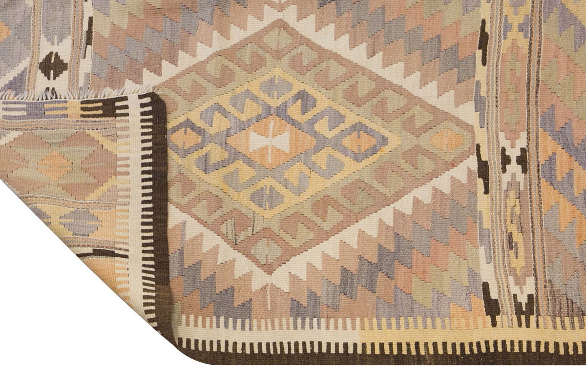 Vintage Turkish Rug, 164 x 262 cm, 5.4 x 8.7 ft
