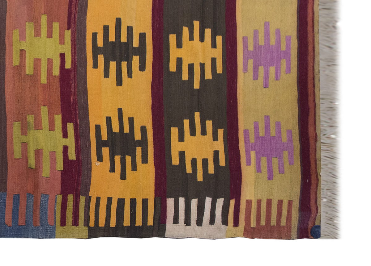 Vintage Turkish Rug, 187 x 116 cm, 6.1 x 3.9 ft