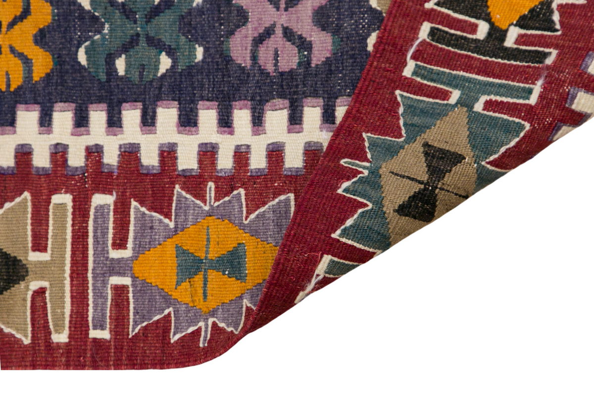 Vintage Turkish Rug, 3.4 x 5 ft, 103 x 153 cm