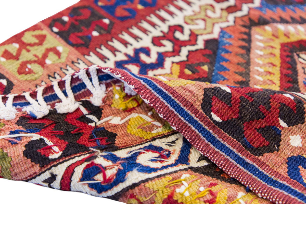 Vintage Turkish Rug, 75 x 109 cm 2.5 x 3.6 ft