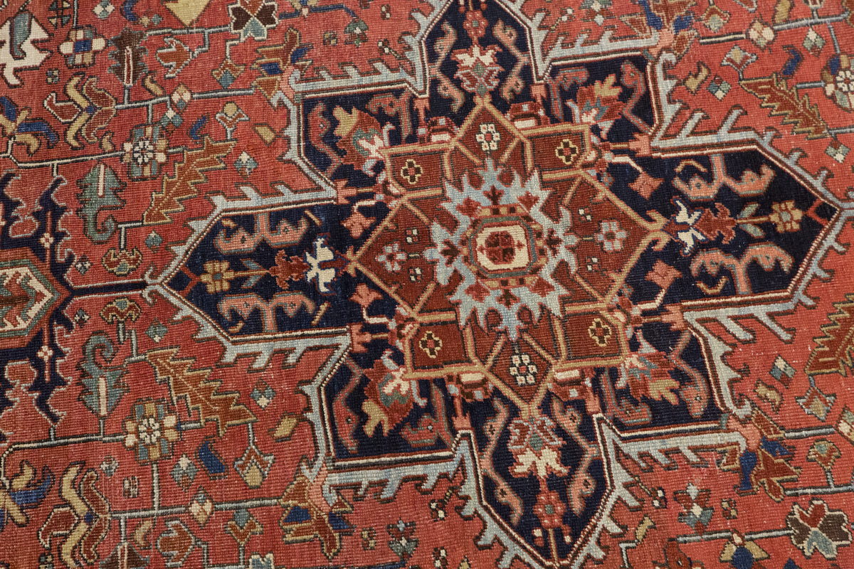Antique Heriz Rug – 240x380 cm / 7'10" x 12'6" feet