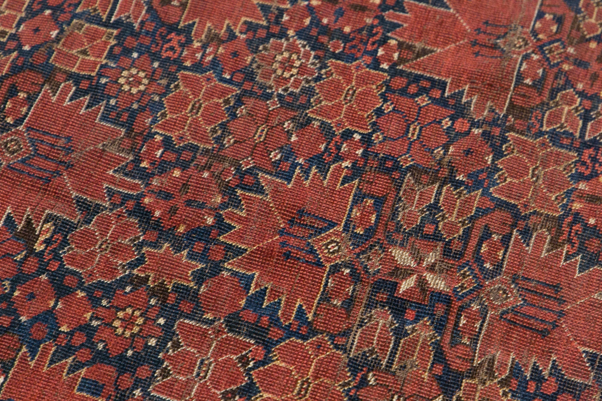 100+ Yrs Old Antique Rug – 195 x 440 cm / 6.4 x 14.4 ft