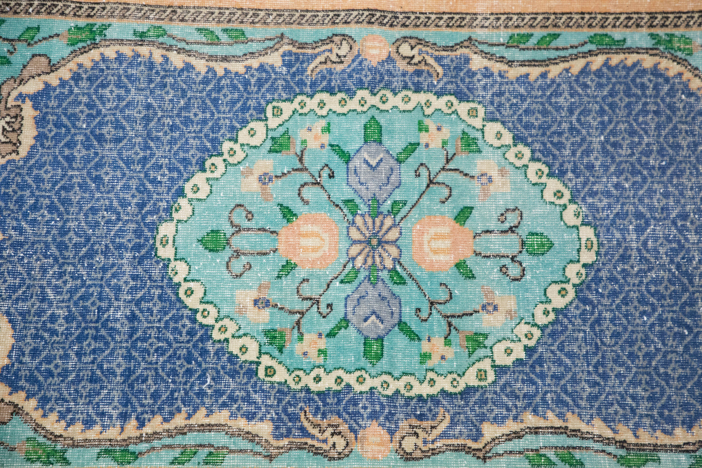 120x218 cm (3.9x7.2 ft) Vintage Oushak Rug