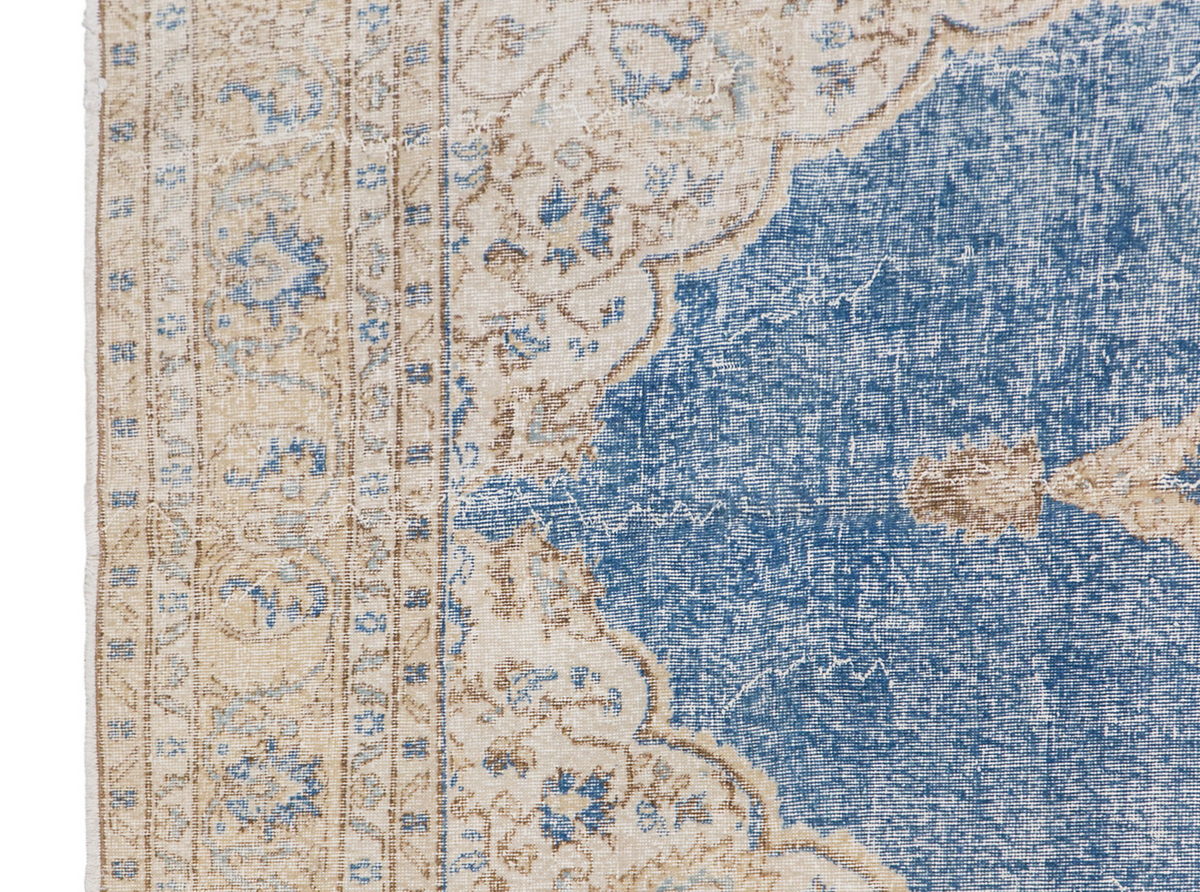 1960s Anatolian Rug, Vintage Wool Turkish Rug 7'2" x 10'2" | 220 x 310 cm