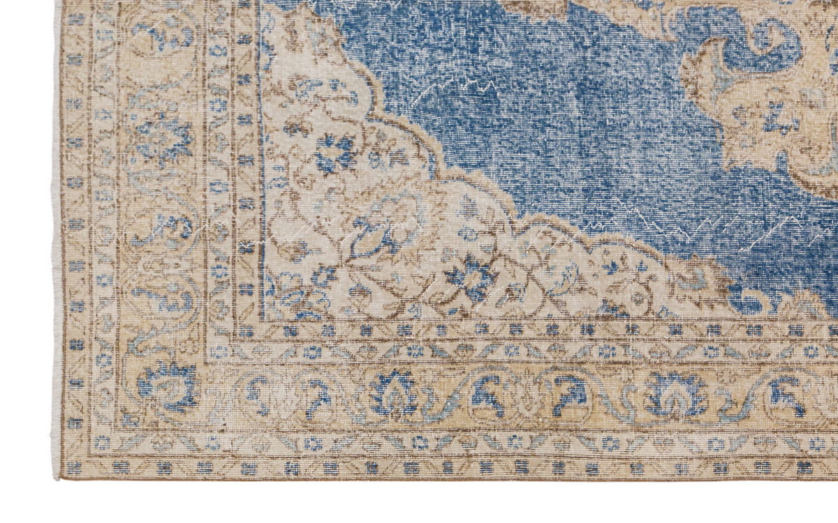 1960s Anatolian Rug, Vintage Wool Turkish Rug 7'2" x 10'2" | 220 x 310 cm
