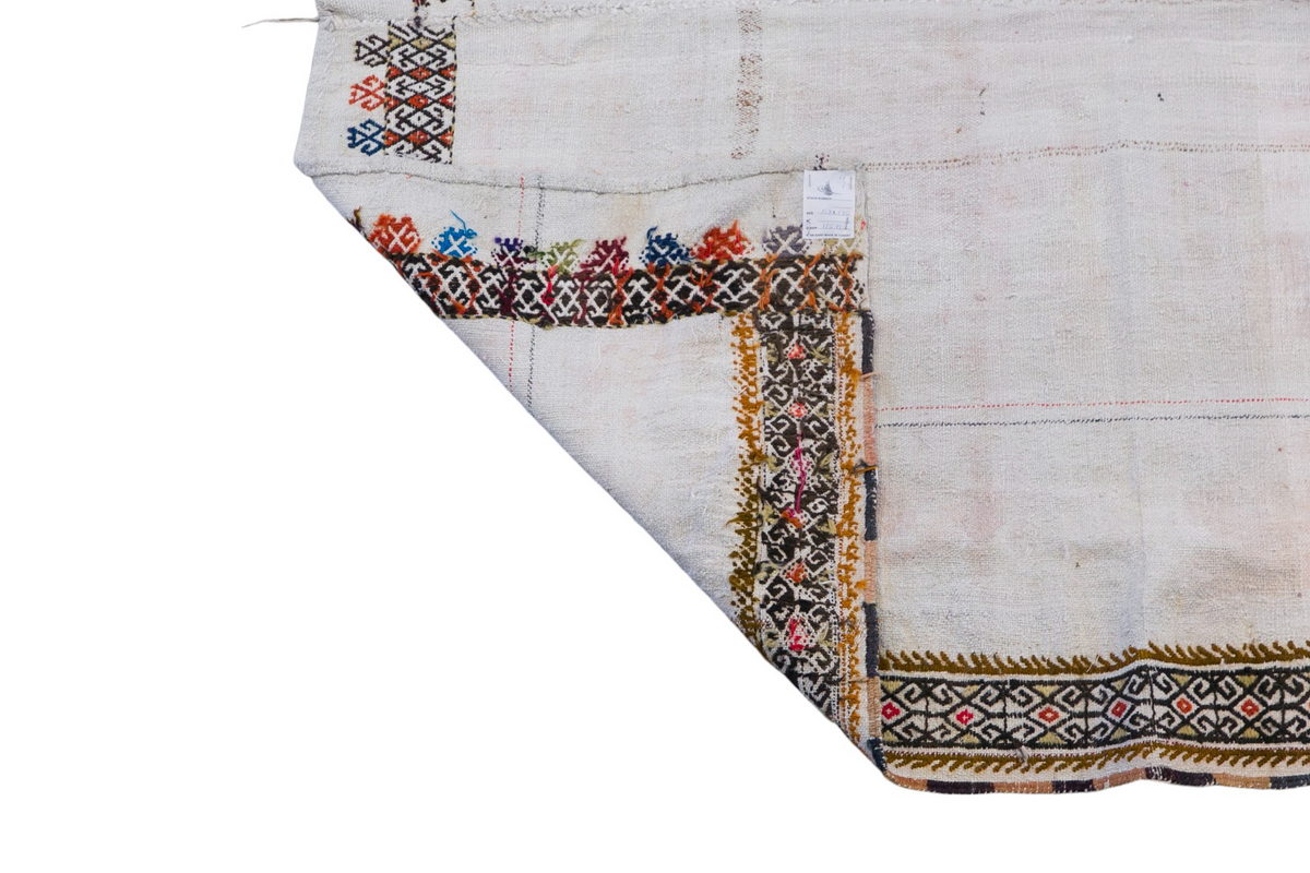 1960s Minimalist Turkish Kilim Rug – 157 x 170 cm | 5'2" x 5'7"