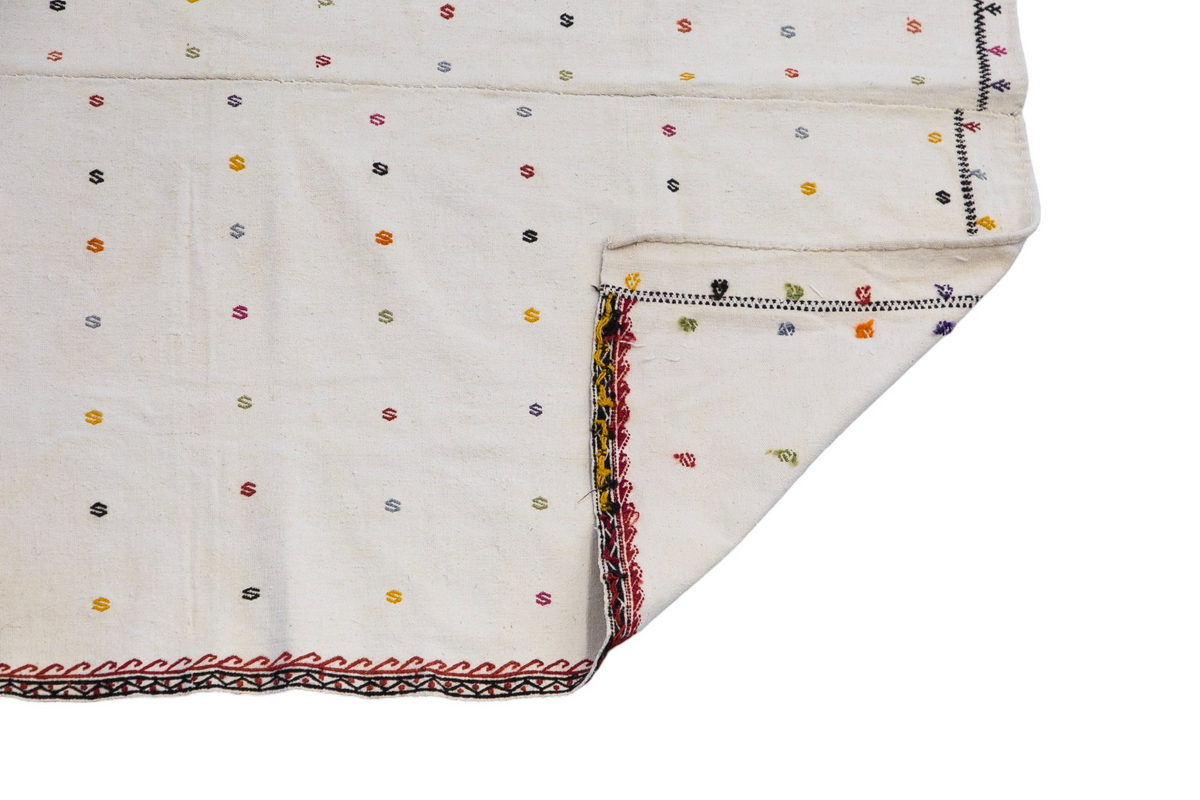 1960s Vintage Turkish Kilim Rug – 138 x 185 cm | 4'6" x 6'1" ft