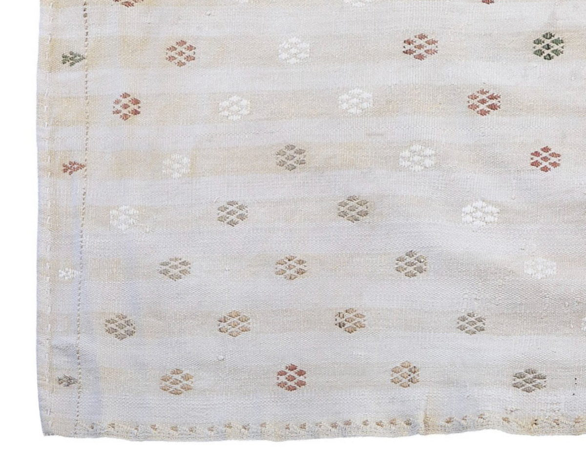 1960s Vintage Turkish Kilim Rug – 178 x 218 cm | 5'10" x 7'2"