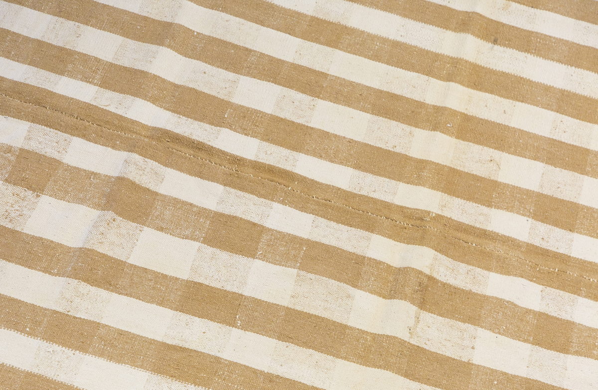 1960s Vintage Turkish Kilim Rug– 195 x 265 cm | 6'5" x 8'8"