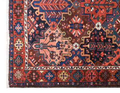 Vintage Small Rug, 140 x 205 cm / 4.6 x 6.7 feet