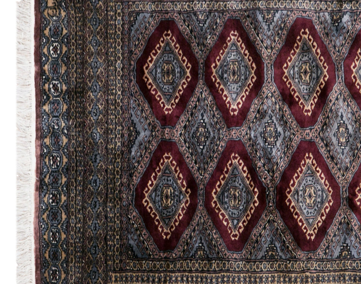 Vintage Konya Rug, 125 x 165 cm / 4.1 x 5.4 feet