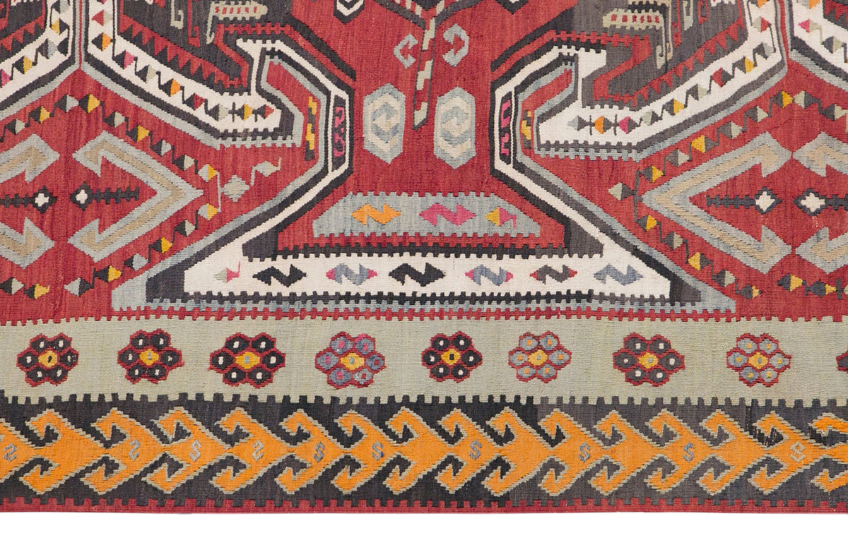 Vintage Hattuşaş kilim, 195 x 406 cm / 6.4 x 13 feet
