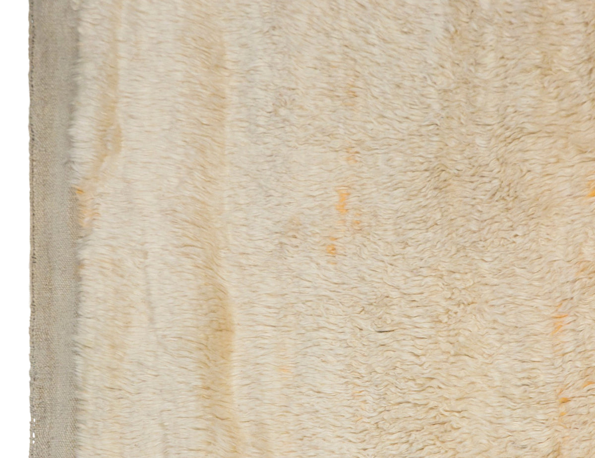 Vintage Karapınar Tulu, 127 x 240 cm / 4.2 x 7.9 feet