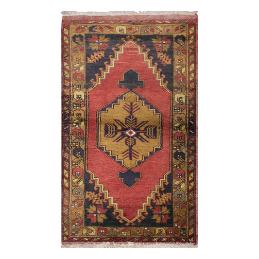 Prayer Rug 2.8 x 4.4 feet 85 x 135 cm