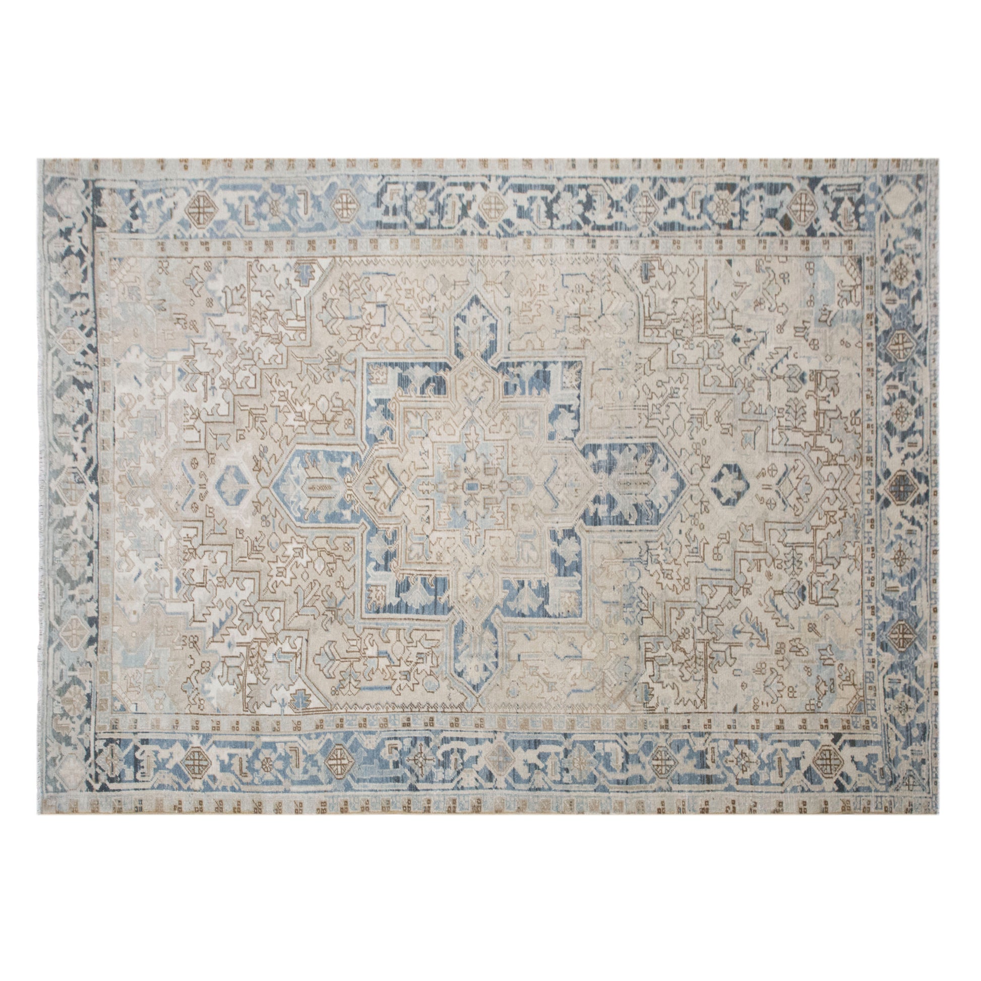 235x315 cm (7.7x10.3 ft) Oversized Heriz Rug