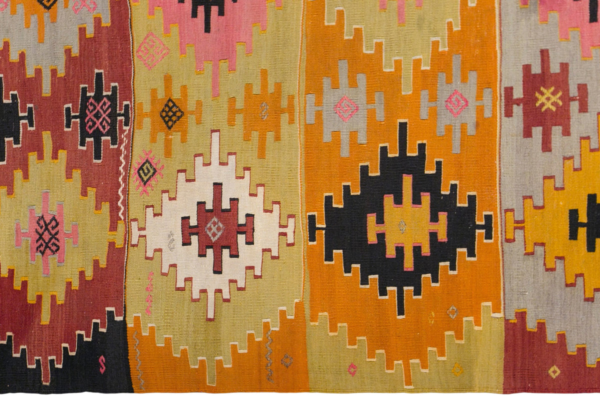 Vintage Konya Kilim, 223 x 350 cm / 7.3 x 11 feet