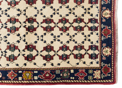 Vintage Konya Karapinar Rug, 135 × 156 cm / 4.4 x 5.1 ft Handmade Wool Rug