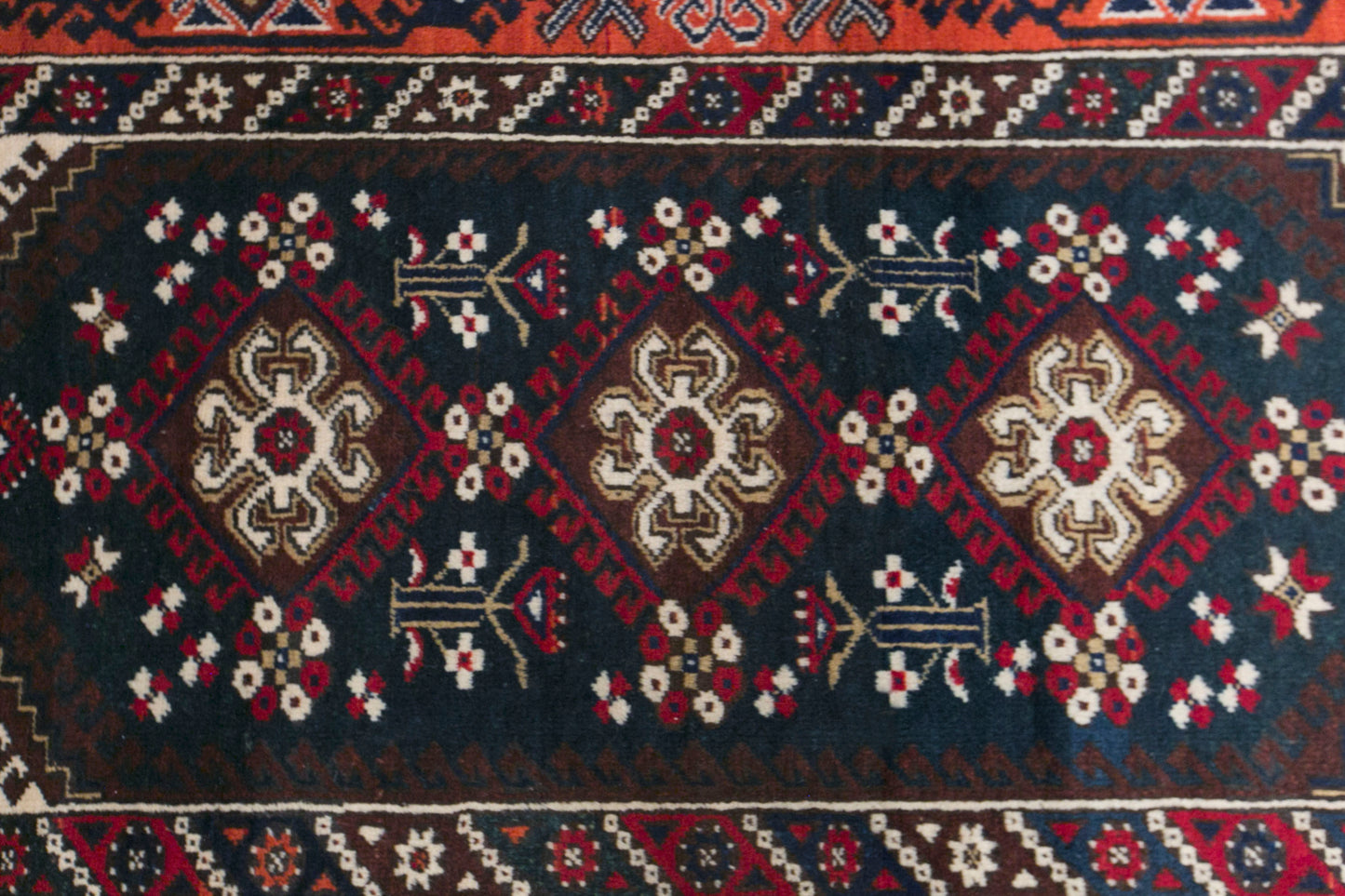 Vintage Dosemealti Nomadic Rug, 138 × 236 cm / 4.5 x 7.7 ft Handmade Wool Rug