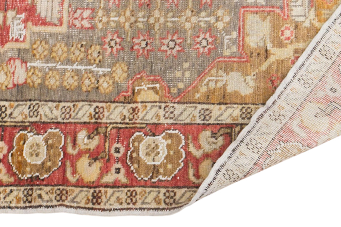 Vintage Kayseri Rug, 133 × 194 cm / 4.4 x 6.4 ft Handmade Wool Rug, Muted Turkish Area Rug