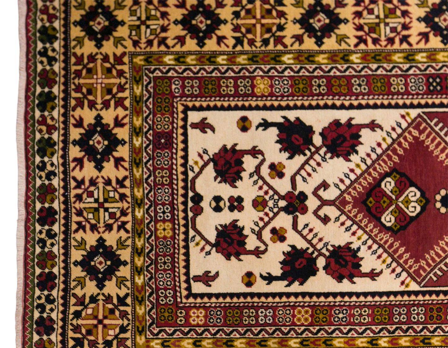 Vintage Milas Rug, 135 × 210 cm / 4.4 x 6.9 ft Handmade Wool Rug